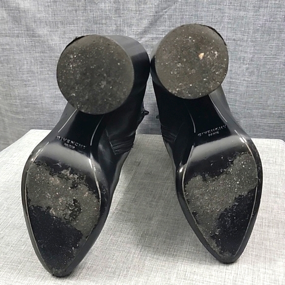Givenchy Black Leather Stretch Runway Boot Block Heel Women\'s SZ 37 / 7 US READ